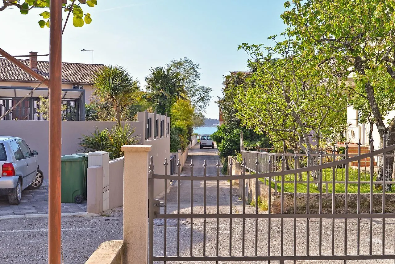 Apartment Ljiljana 1553 Novigrad Istria Hırvatistan