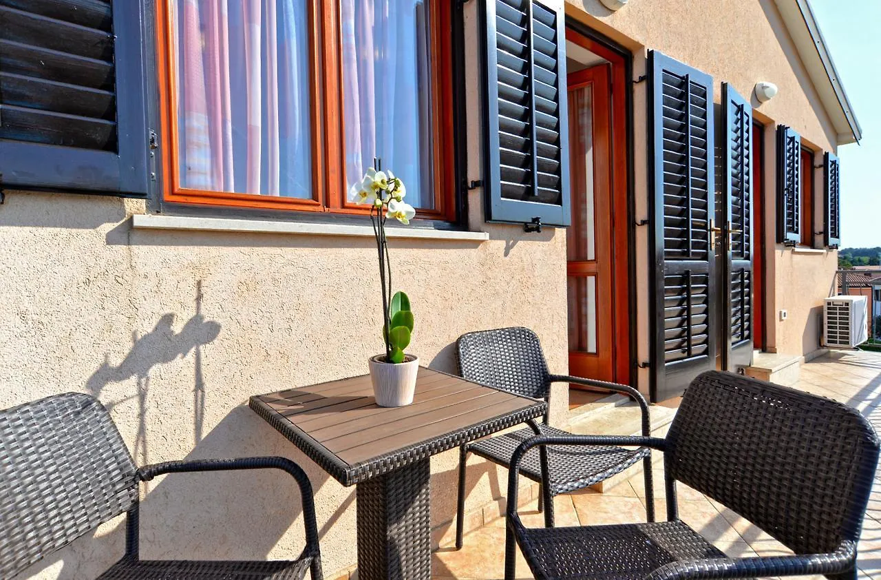 Apartment Ljiljana 1553 Novigrad Istria Hırvatistan