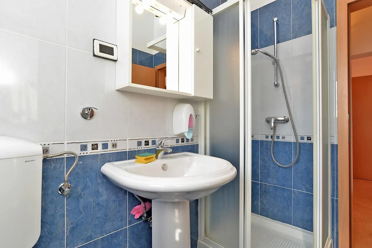 Apartment Ljiljana 1553 Novigrad Istria