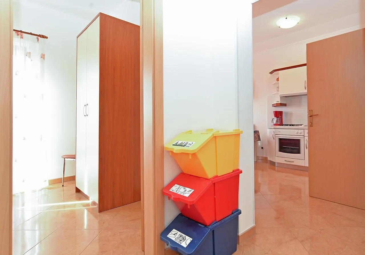 Apartment Ljiljana 1553 Novigrad Istria