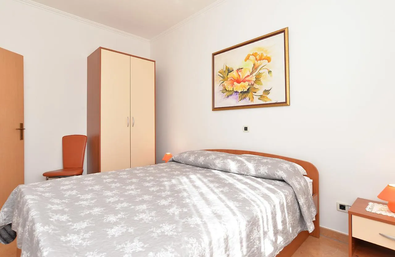 Apartment Ljiljana 1553 Novigrad Istria Hırvatistan