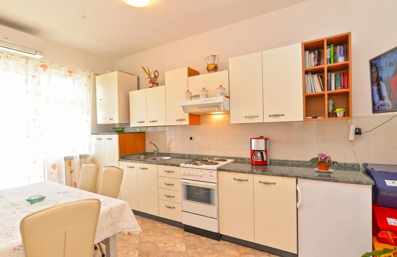 Apartment Ljiljana 1553 Novigrad Istria 0*,  Hırvatistan