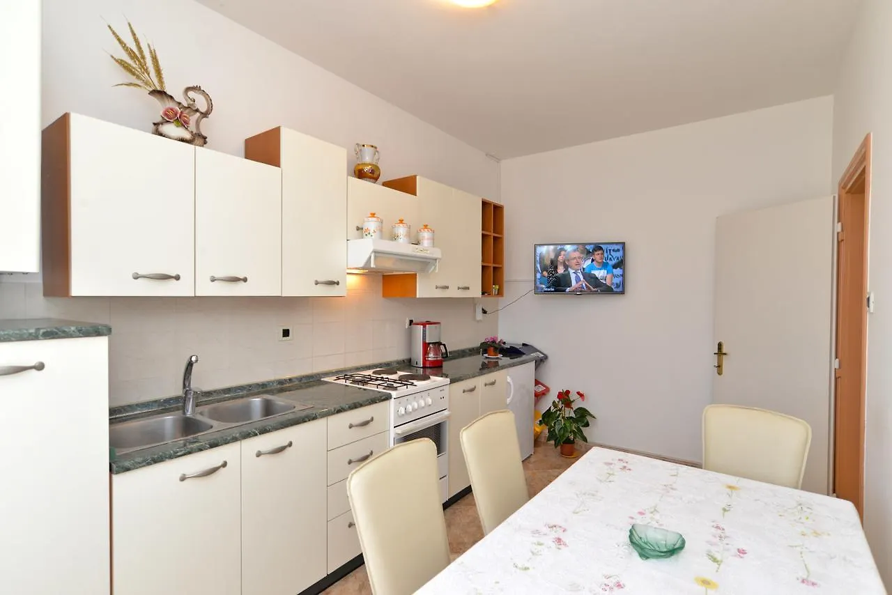 Apartment Ljiljana 1553 Novigrad Istria