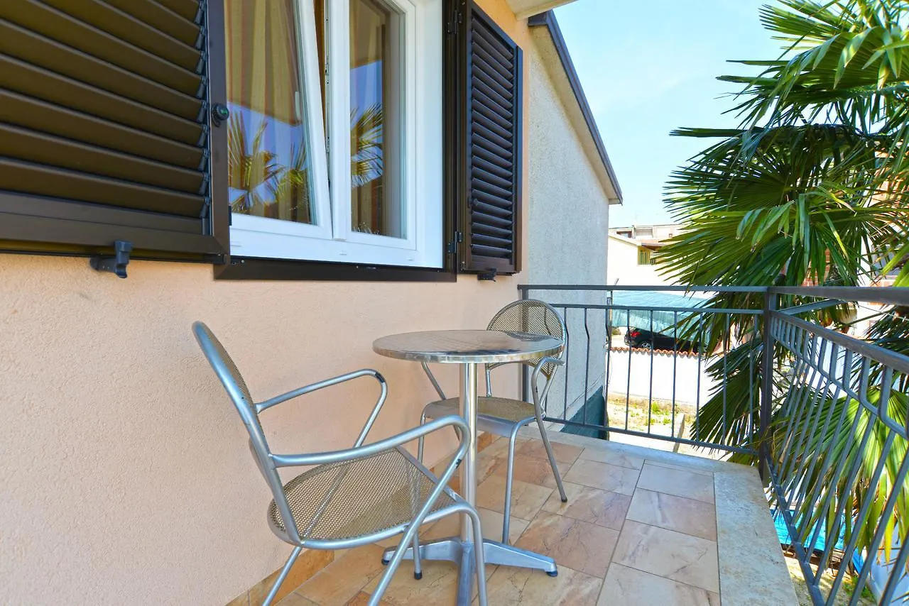 Apartment Ljiljana 1553 Novigrad Istria 0*,